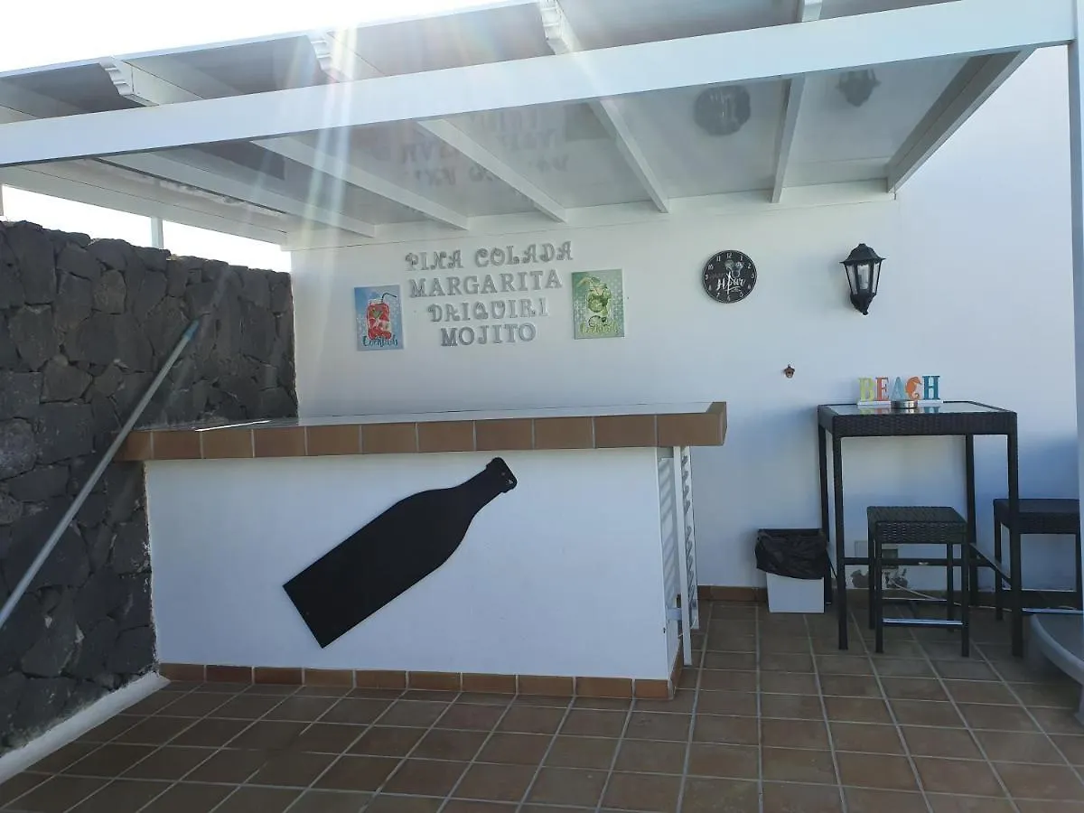 Villa Fun Family Villa-Crazy Golf Course-Heated Pool-Cocktail Bar-Jacuzzi-Games Room-Wifi &Uk Tv Puerto del Carmen  Spain