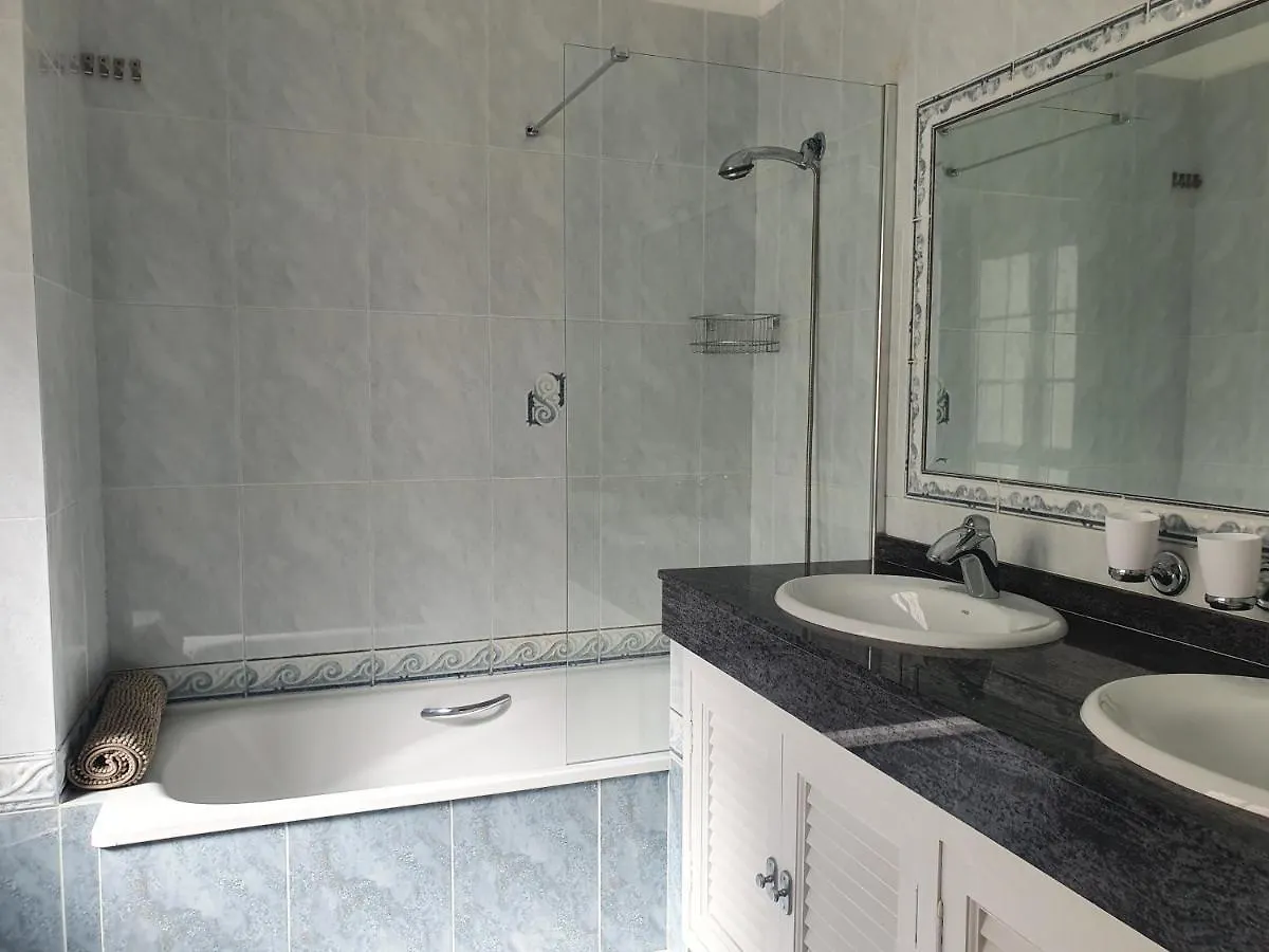 Fun Family Villa-Crazy Golf Course-Heated Pool-Cocktail Bar-Jacuzzi-Games Room-Wifi &Uk Tv Puerto del Carmen  Villa